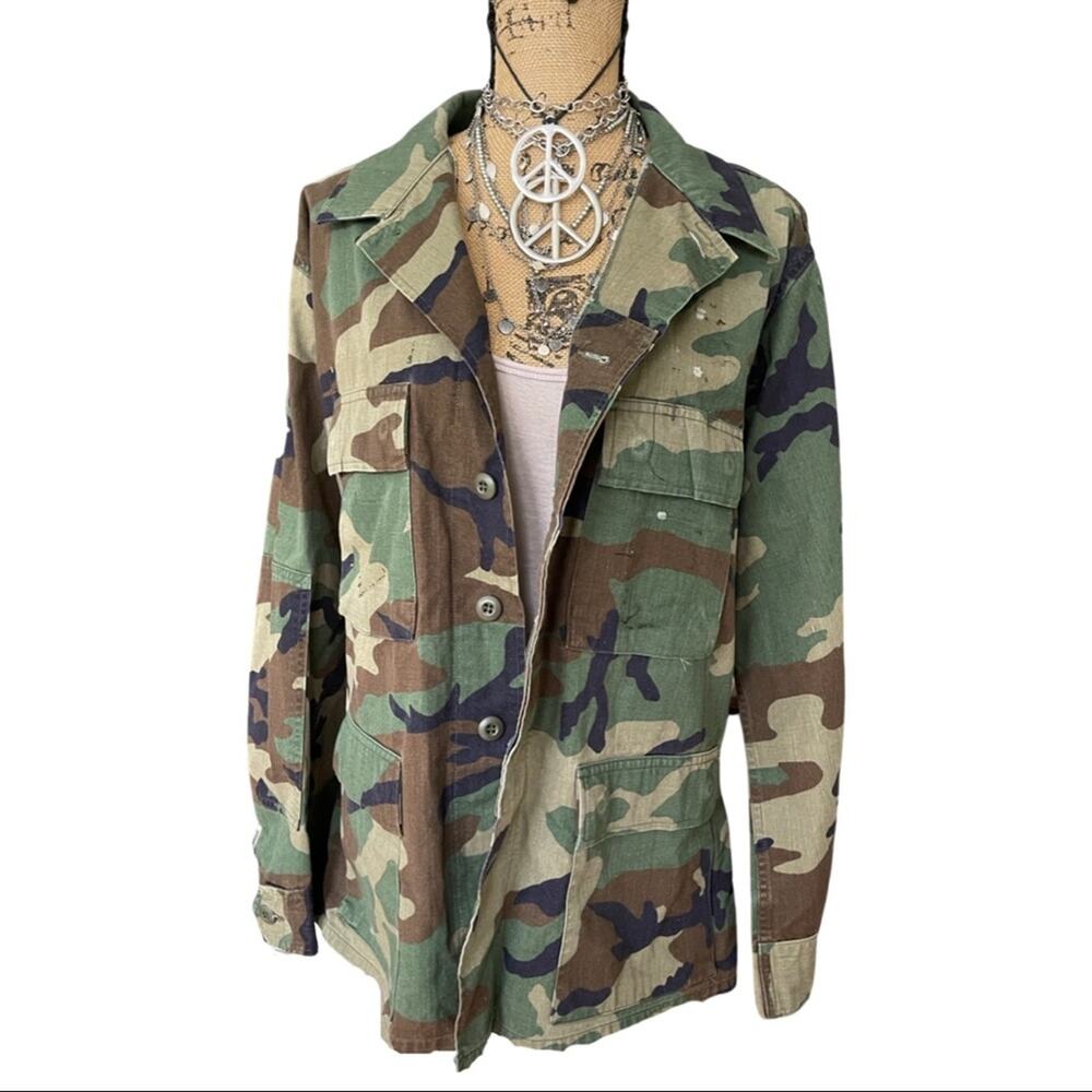 VTG Military Army Woodland Camo BDU Camo Field Jacket sz LARGE - thin fabric